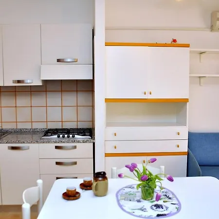 Daire Adorable Flat With Large Terrace Overlooking The Sea *