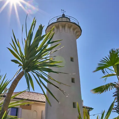 Daire Adorable Flat With Large Terrace Overlooking The Sea *