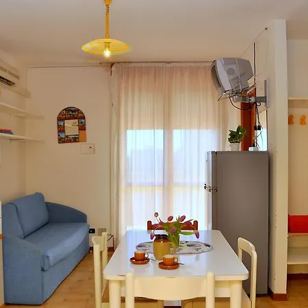 Adorable Flat With Large Terrace Overlooking The Sea 아파트 비비오네